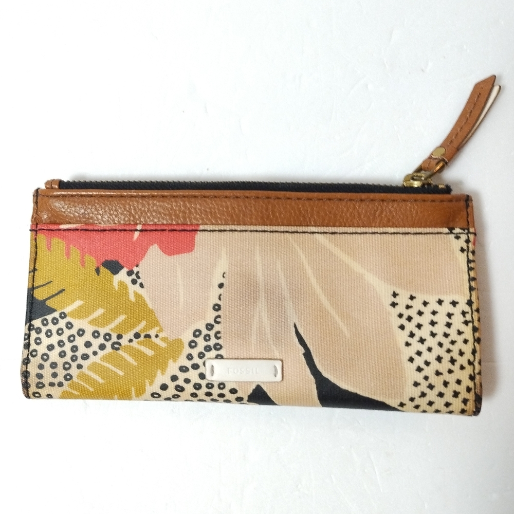 Fossil Floral Zippered Wallet